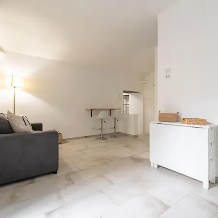 Maison Fiorella Apartment *
